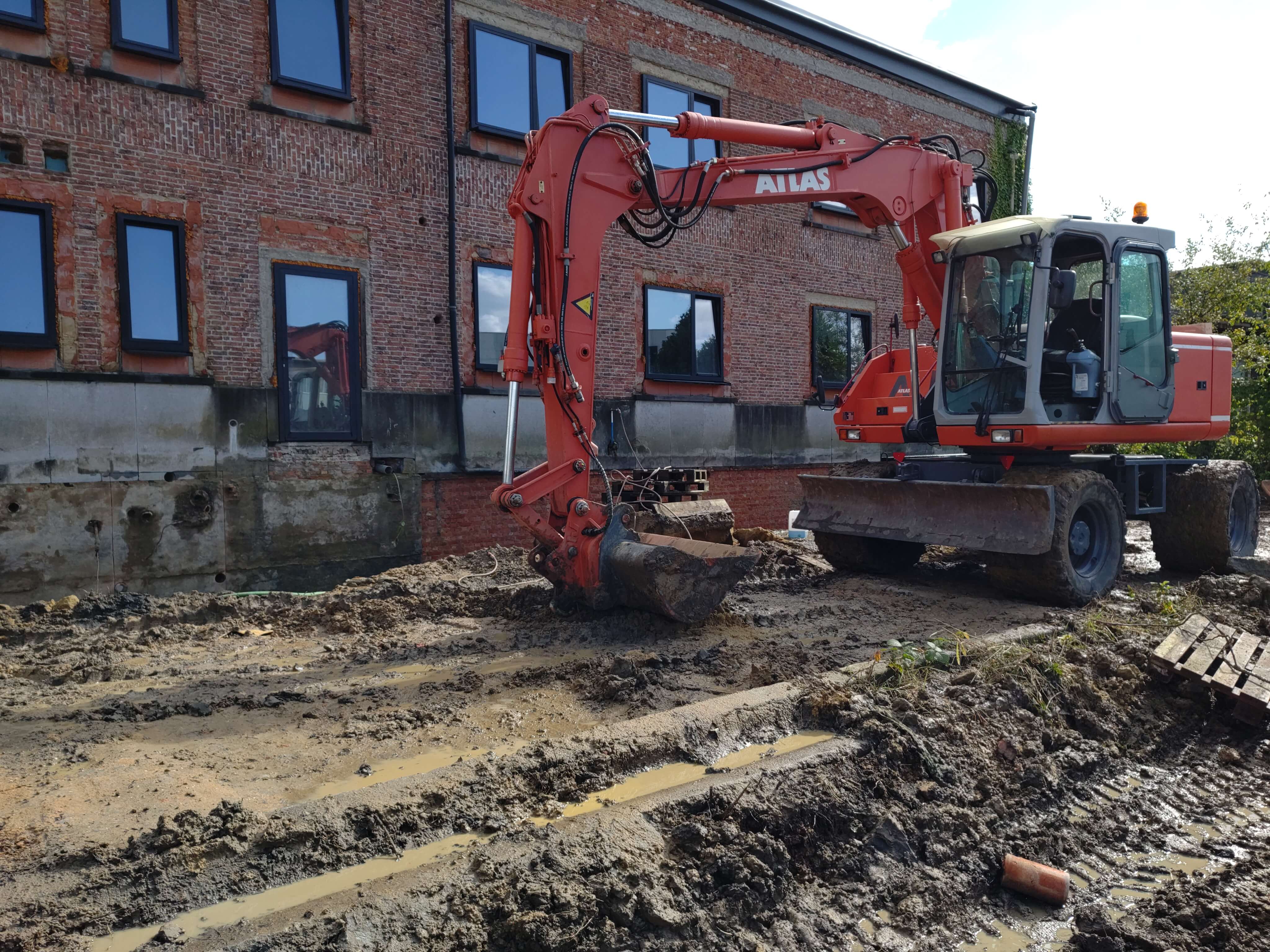 graafwerken loods renovatie te Geraardsbergen